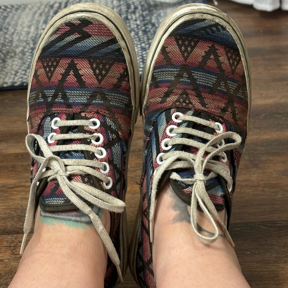 Women's Shoes Sneakers Vans 8 Worn Dirty Used Sexy
Tattooed Feet